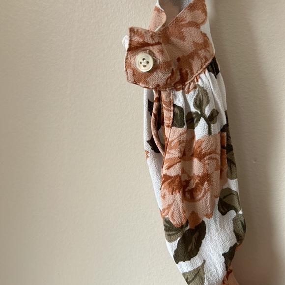 REFORMATION floral blouse 🌸🌺✨ - Picture 4 of 13